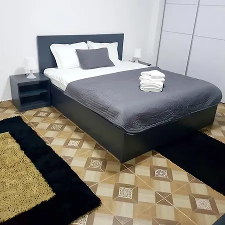 Aparthomes Fundeni Lejlighed *
