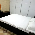 Aparthomes Fundeni Апартаменти Бухарест