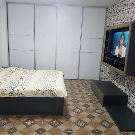 Apartamento Aparthomes Fundeni *