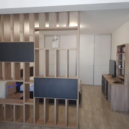 Aparthomes Fundeni Apartament *